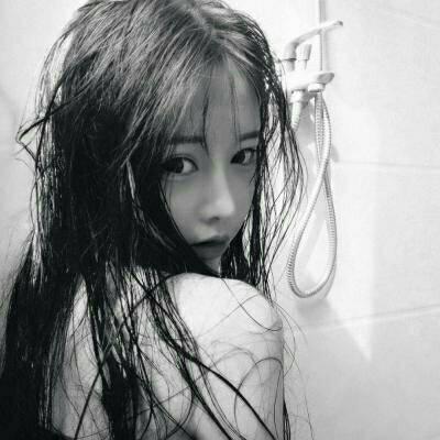 伤感头像黑白女生高冷微信高清图片