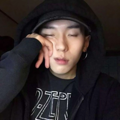 男生头像戴帽子的帅气高清图片