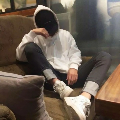 男生头像戴帽子的帅气高清图片
