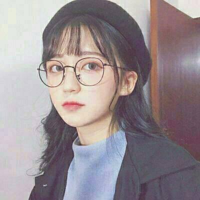 戴眼镜头像女生青春气质