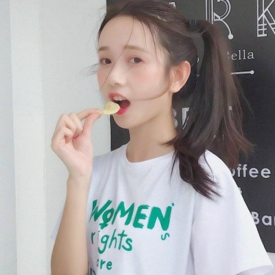 侧脸真人女生头像清新淡雅高清图片