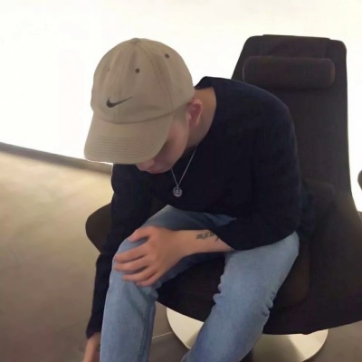 男生头像戴帽子的帅气高清图片