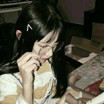 戴眼镜头像女生青春气质