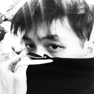 酷酷的丧头男真人黑白高清图片