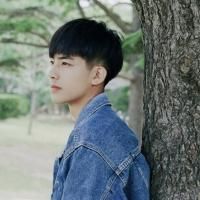 男生背影真人超好看头像图片