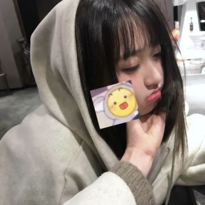 女生头像可爱真人高冷伤感高清图片