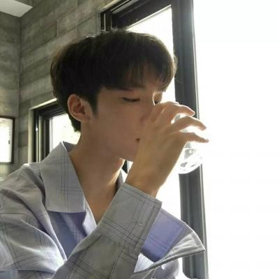真实不像网图的男生头像