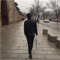 男的头像帅气的背影图片