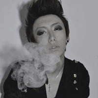 伤感颓废头像男生抽烟喝酒图片