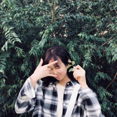清新可爱的闺蜜头像三张一人一个高清图片