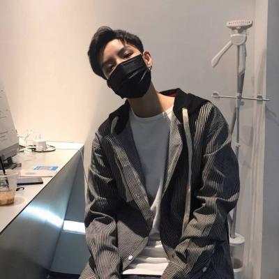 真实不像网图的男生头像