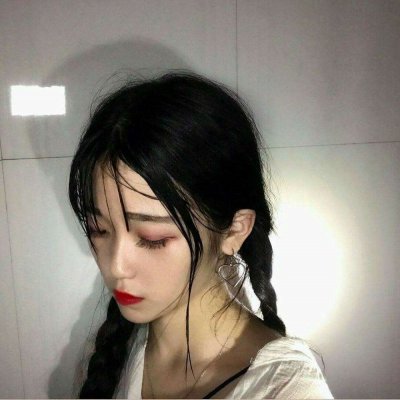 女生头像真人忧郁伤感