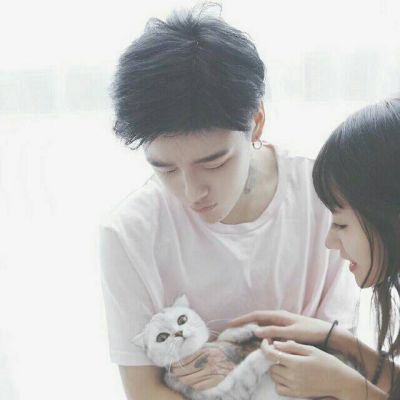 qq情侣头像亲吻两人两张图片