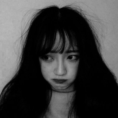 女生黑白头像伤感高冷高清图片