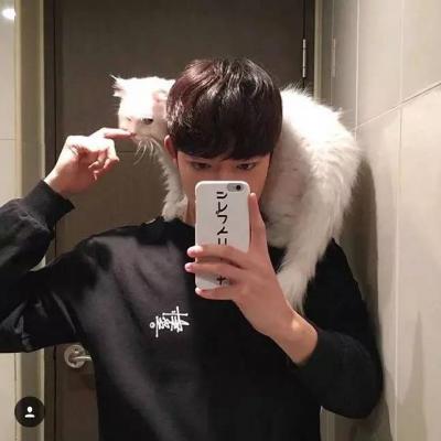 真实不像网图的男生头像