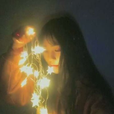 女生头像真人忧郁伤感