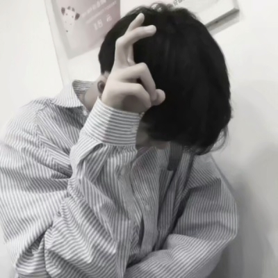 部位男生头像高清白衬衫图片
