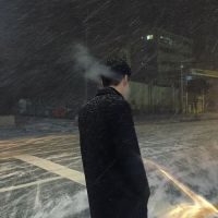 男的头像帅气的背影图片