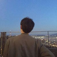 男的头像帅气的背影图片