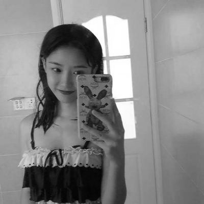 qq黑色头像图片女