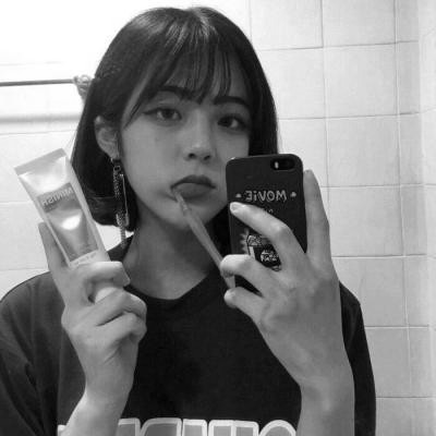 qq黑色头像图片女