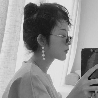 qq黑色头像图片女