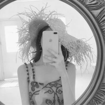 qq黑色头像图片女