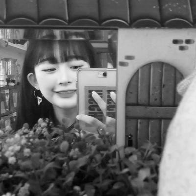 qq黑色头像图片女