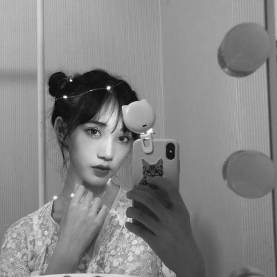 qq黑色头像图片女