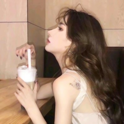 qq头像女生2025最潮流图片