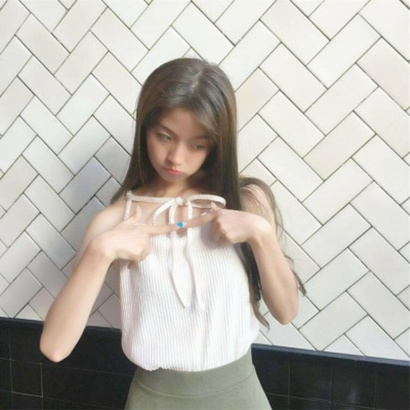 2025女生qq头像潮流版图片