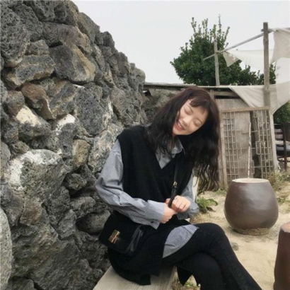 2025女生qq头像潮流版图片