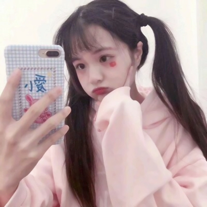 2025女生最流行的头像图片
