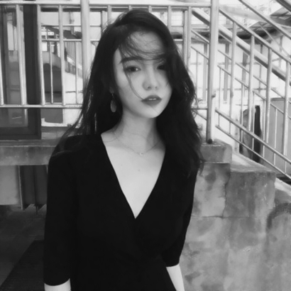 女头2025最新版暗系黑白图片
