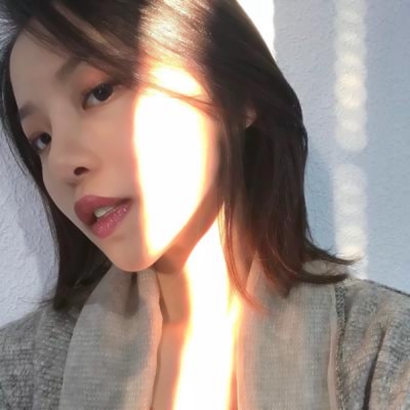 2025微信头像女潮流真人图片