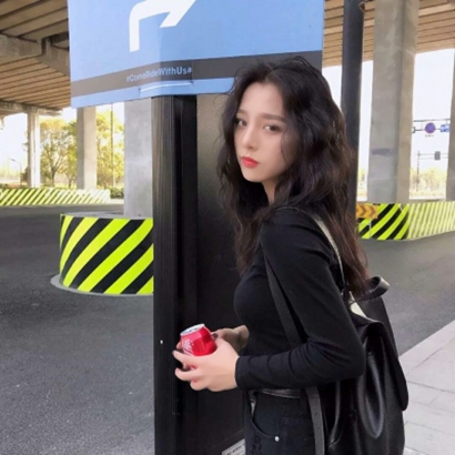 2025最潮最火qq头像女生图片