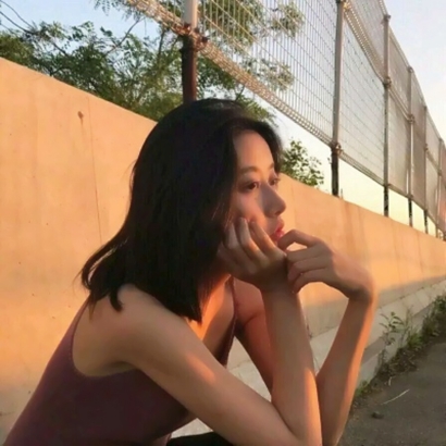 2025最流行洋气头像女生真人图片