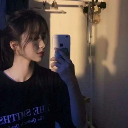 2025最流行洋气头像女生真人图片