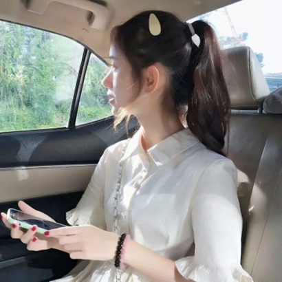 2025最流行洋气头像女生真人图片