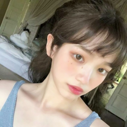 2025最流行洋气头像女生真人图片