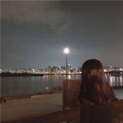 高颜值一男一女情侣背影头像