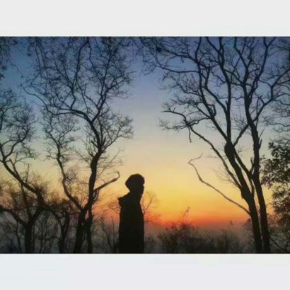 情侣专属背影头像一男一女两张图片