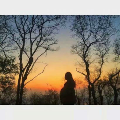 情侣专属背影头像一男一女两张图片