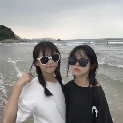 qq闺蜜头像两张2025