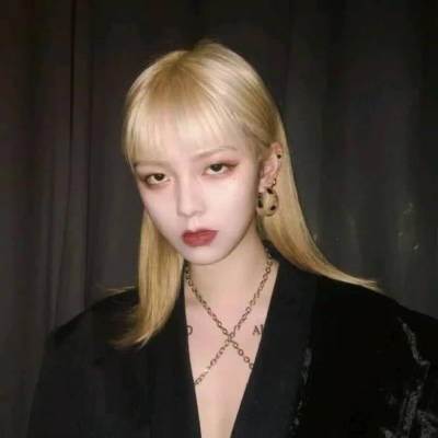 2025染发女生头像霸气图片