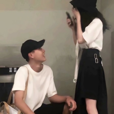真人一对两张一左一右高冷情头
