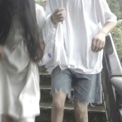 真人一对两张一左一右高冷情头