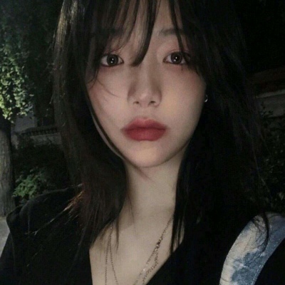 丧系女生头像真人