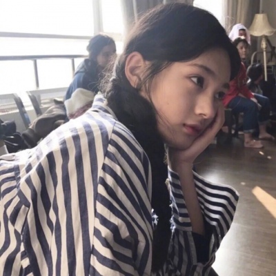 2025最火qq头像真人女