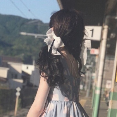 2025最火qq头像真人女